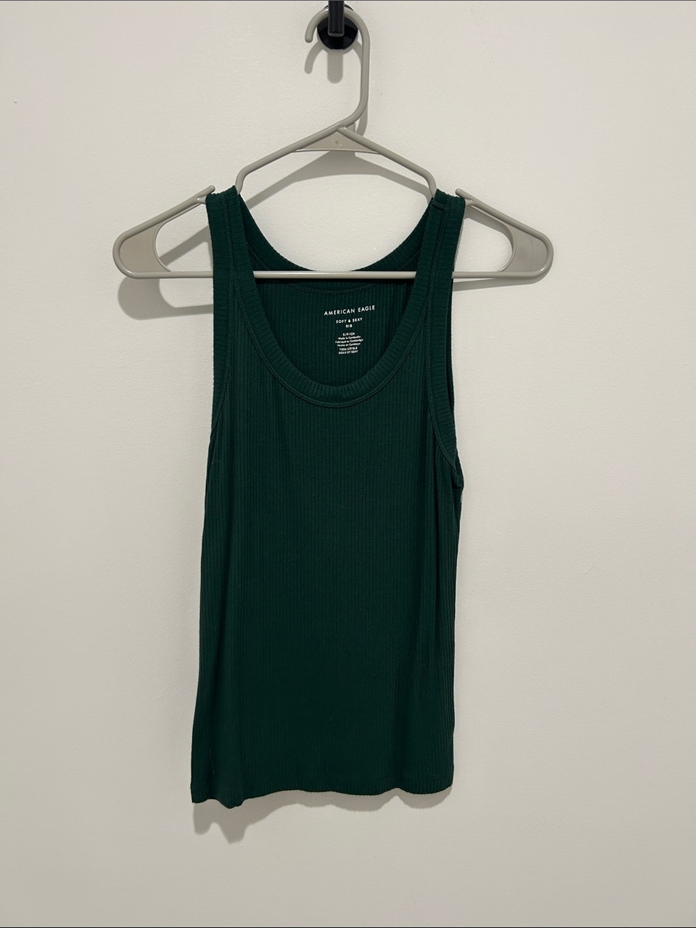 American Eagle Outfitters Dark Green Ribbed Scoop Tank | soft & sexy